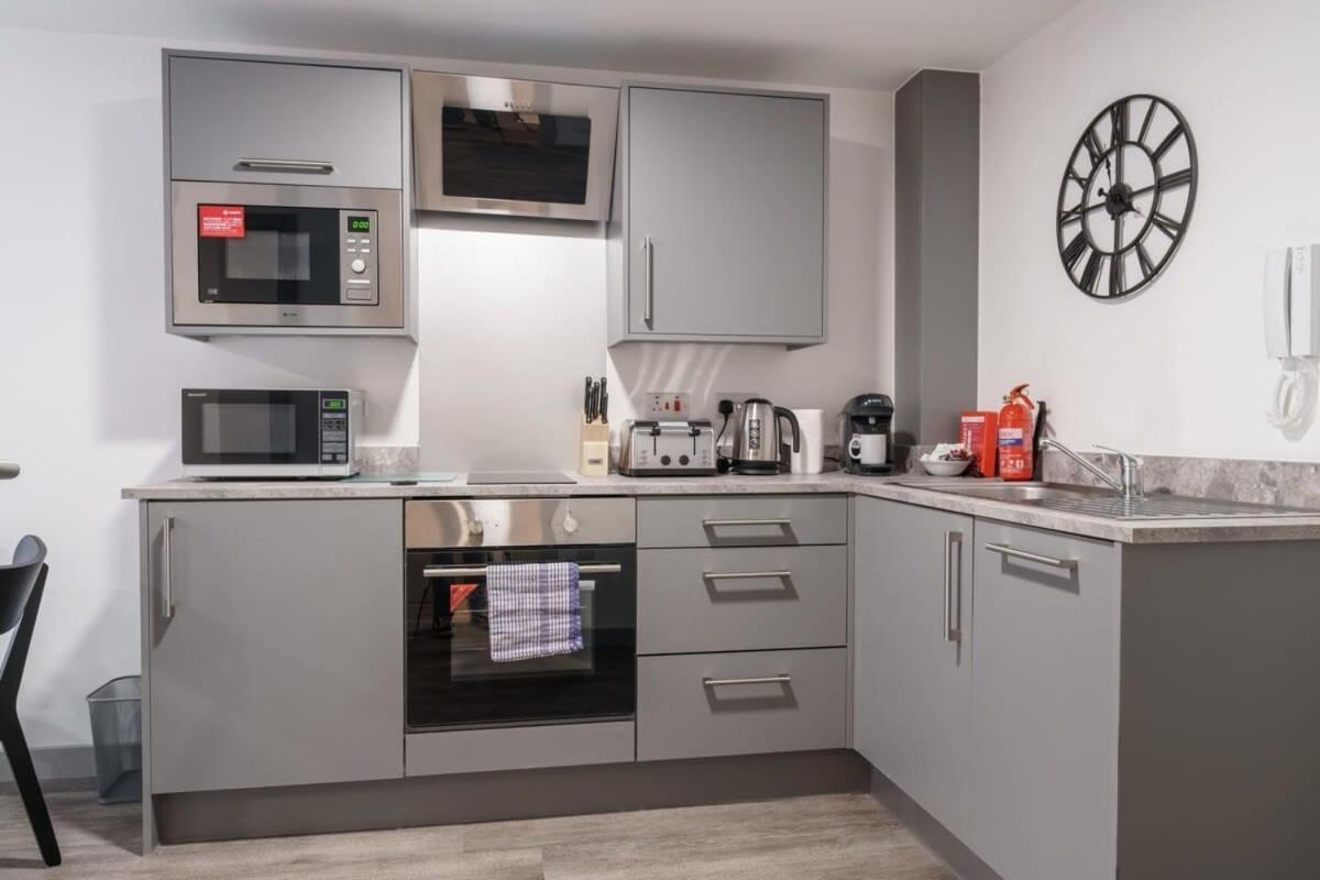 Lovely 1 Bed Apartment In Liverpool Centre Extérieur photo