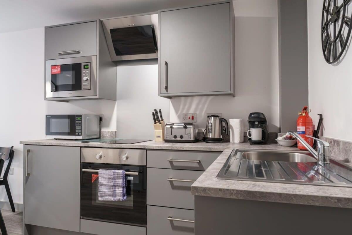 Lovely 1 Bed Apartment In Liverpool Centre Extérieur photo