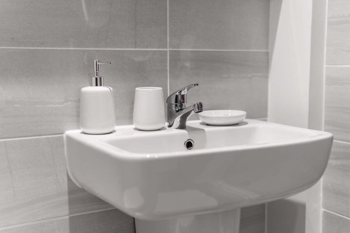 Lovely 1 Bed Apartment In Liverpool Centre Extérieur photo