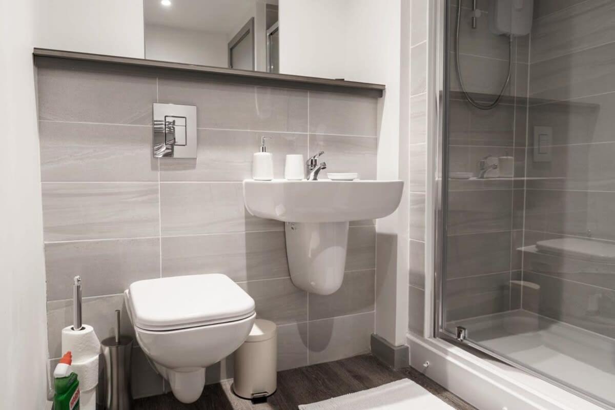 Lovely 1 Bed Apartment In Liverpool Centre Extérieur photo