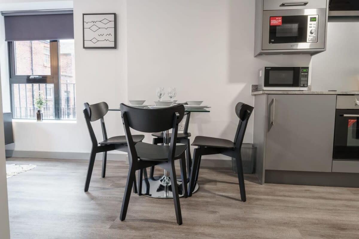 Lovely 1 Bed Apartment In Liverpool Centre Extérieur photo